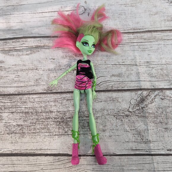 Mattel Monster High Doll Lot – Clawdeen, Twyla, Venus & Frankie – 5 Dolls - Picture 7 of 13